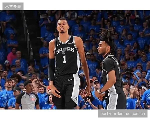 雷霆加薪失败引爆转会窗，NBA新格局暗潮汹涌